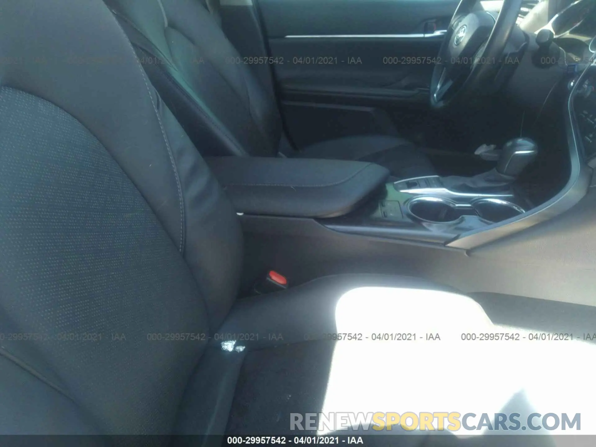 5 fotografías del automóvil dañado 4T1BZ1HK7KU033045 TOYOTA CAMRY 2019