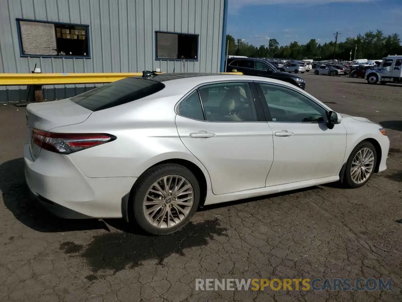 3 fotografías del automóvil dañado 4T1BZ1HK7KU507351 TOYOTA CAMRY 2019