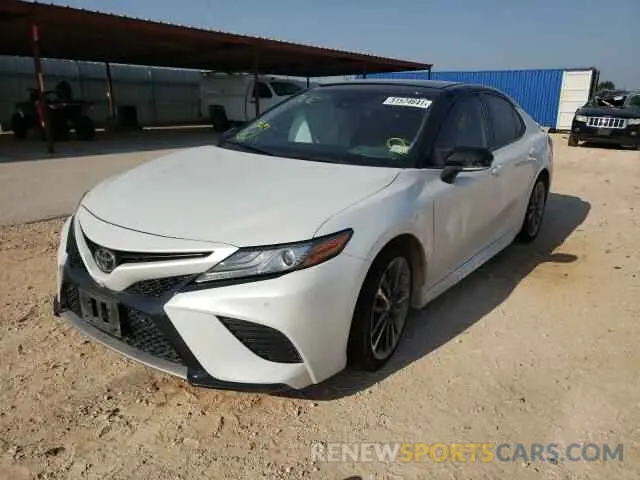 2 fotografías del automóvil dañado 4T1BZ1HK8KU023320 TOYOTA CAMRY 2019