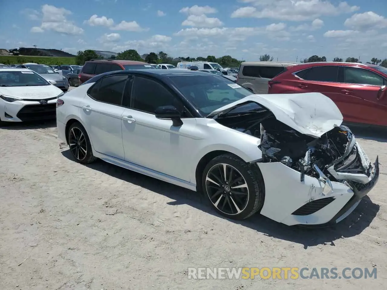 4 fotografías del automóvil dañado 4T1BZ1HK8KU026301 TOYOTA CAMRY 2019