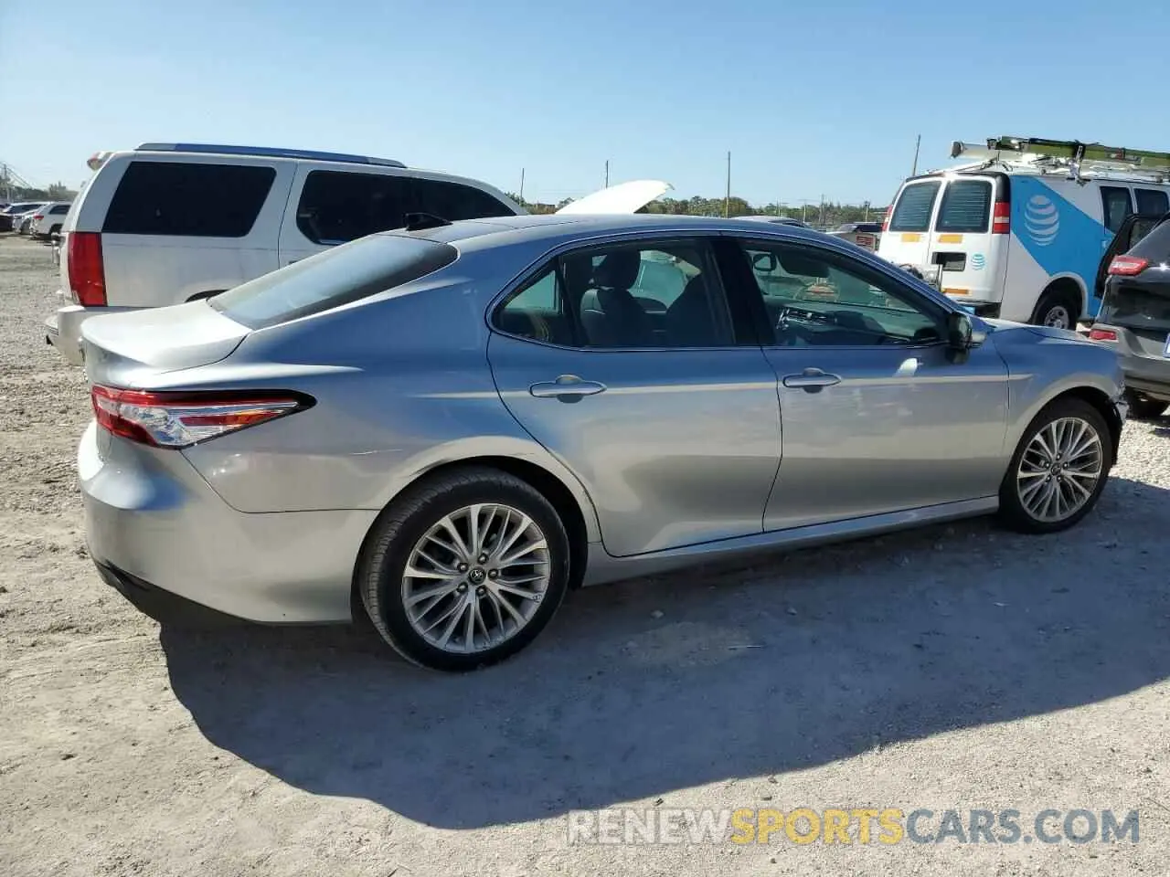 3 fotografías del automóvil dañado 4T1BZ1HK8KU030199 TOYOTA CAMRY 2019