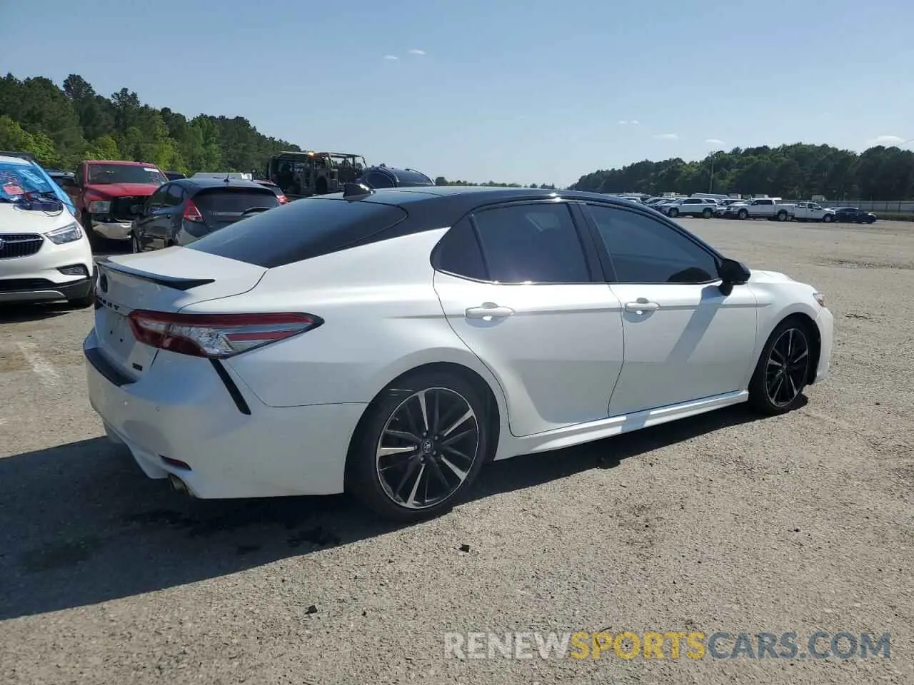 3 fotografías del automóvil dañado 4T1BZ1HK8KU032275 TOYOTA CAMRY 2019