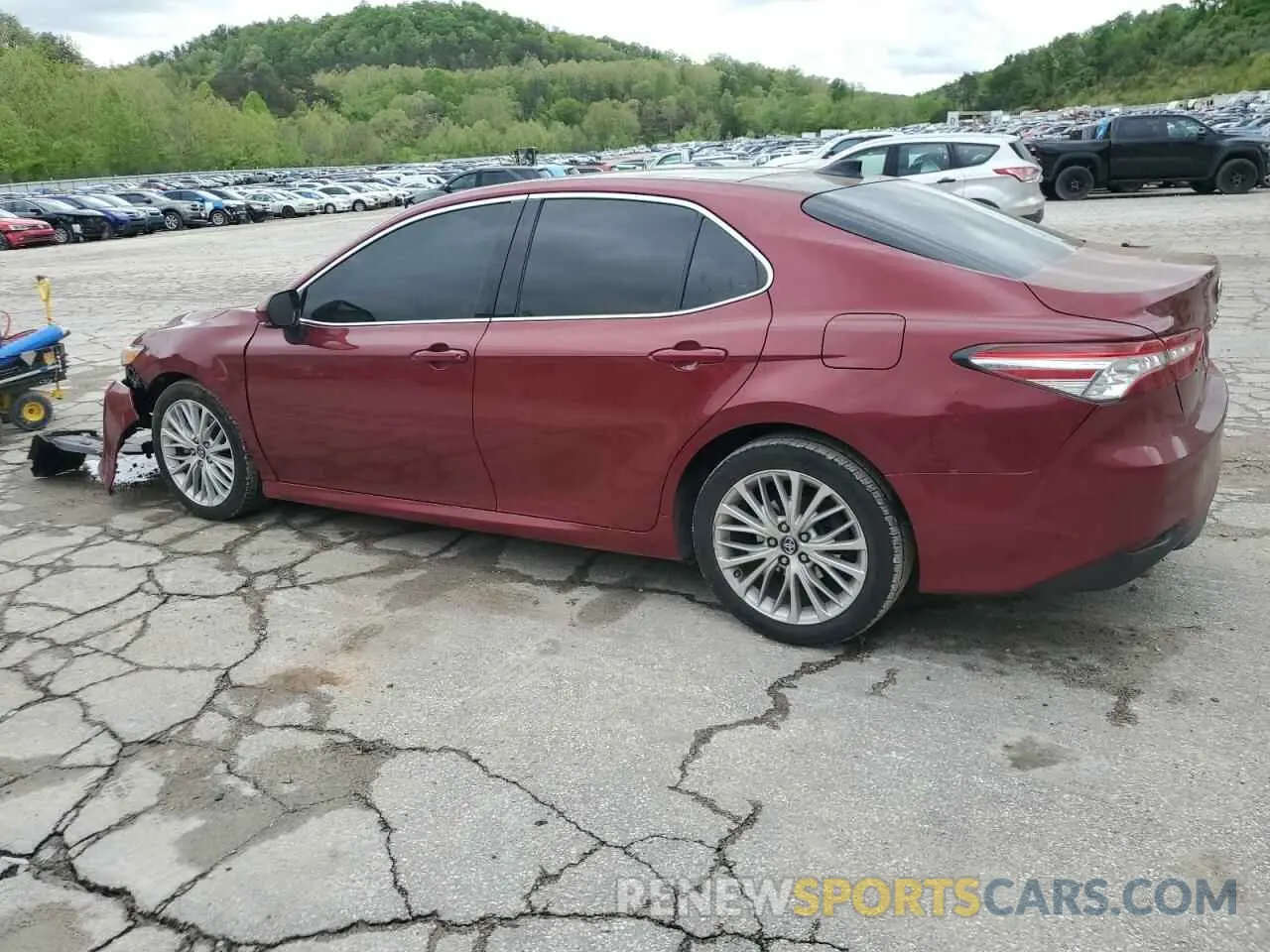 2 fotografías del automóvil dañado 4T1BZ1HK8KU507391 TOYOTA CAMRY 2019