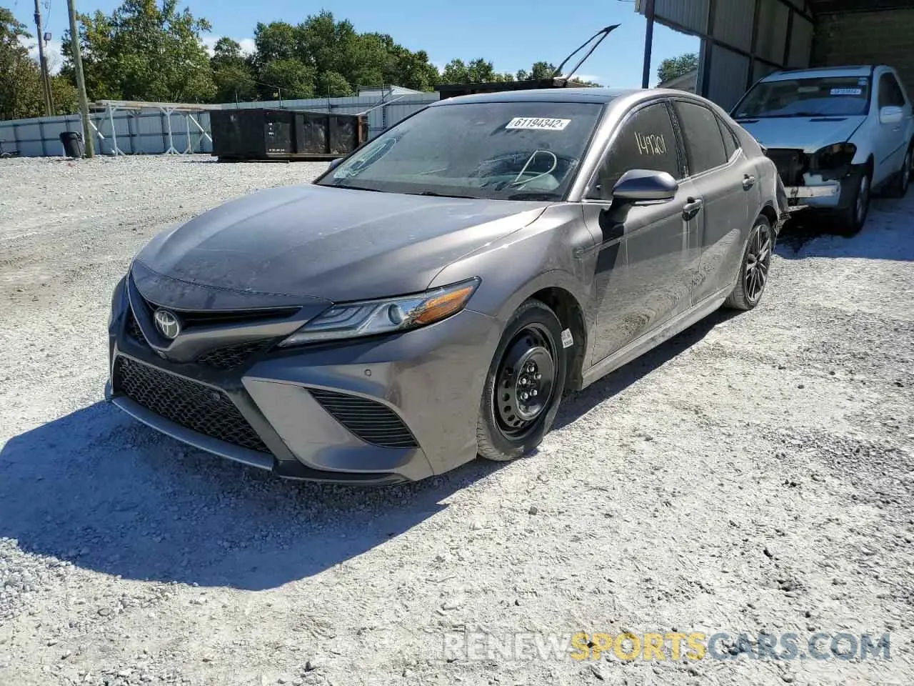 2 fotografías del automóvil dañado 4T1BZ1HK9KU023696 TOYOTA CAMRY 2019