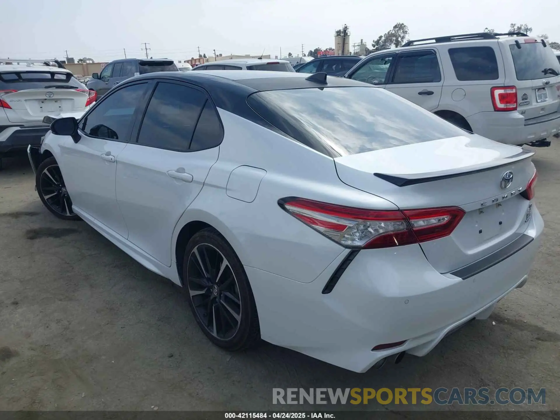 3 fotografías del automóvil dañado 4T1BZ1HK9KU025108 TOYOTA CAMRY 2019