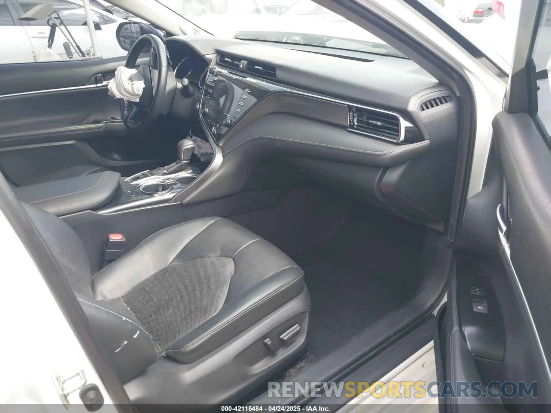 5 fotografías del automóvil dañado 4T1BZ1HK9KU025108 TOYOTA CAMRY 2019