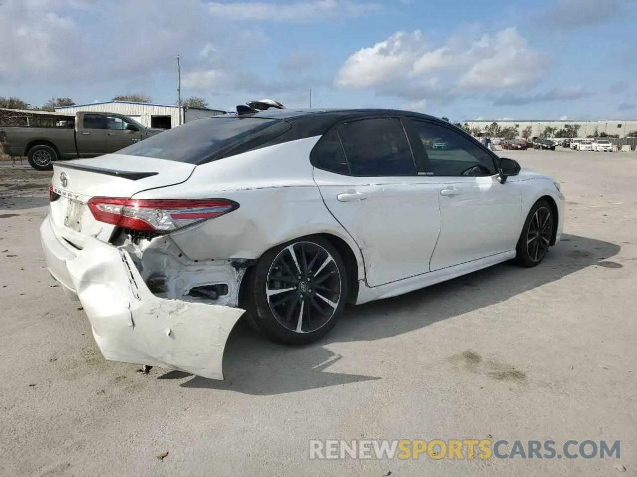 3 fotografías del automóvil dañado 4T1BZ1HK9KU030311 TOYOTA CAMRY 2019