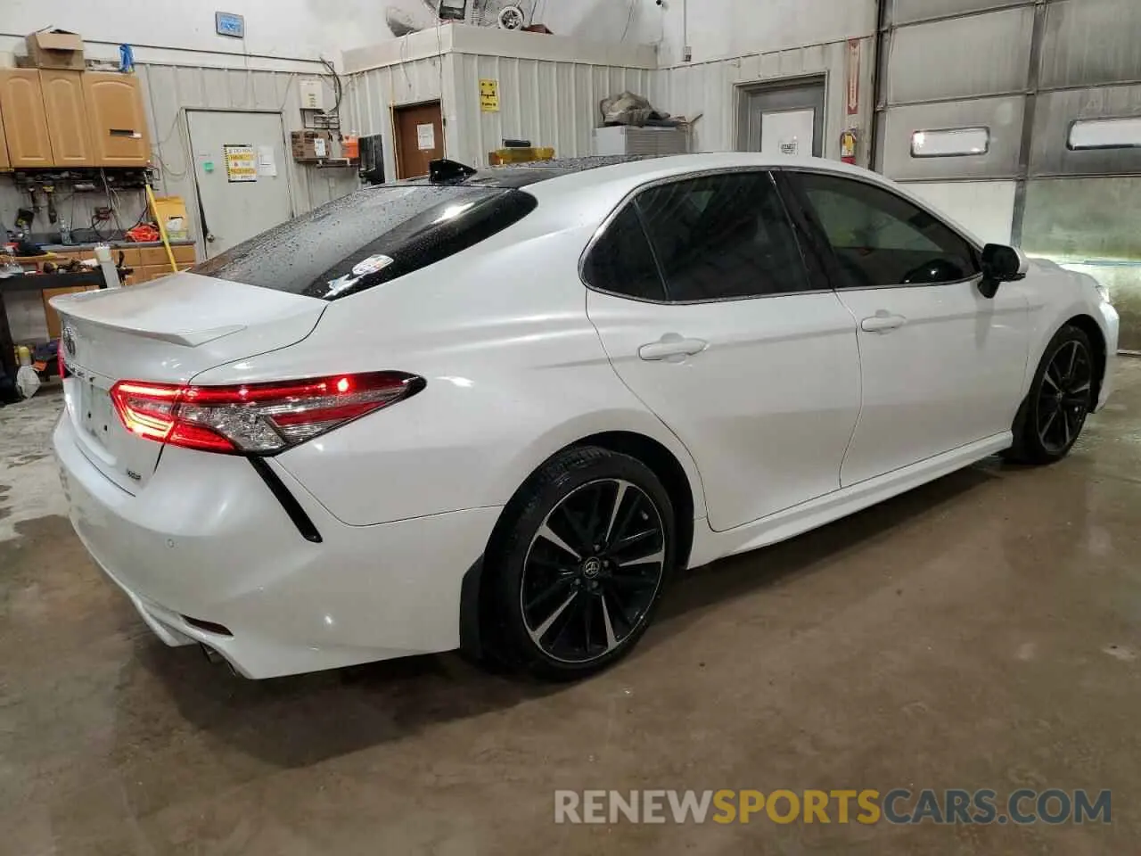 3 fotografías del automóvil dañado 4T1BZ1HK9KU508629 TOYOTA CAMRY 2019