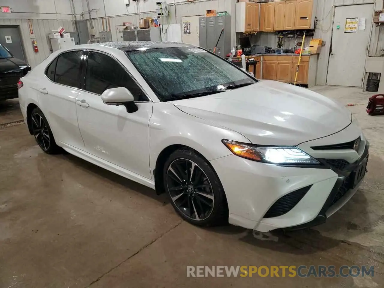 4 fotografías del automóvil dañado 4T1BZ1HK9KU508629 TOYOTA CAMRY 2019
