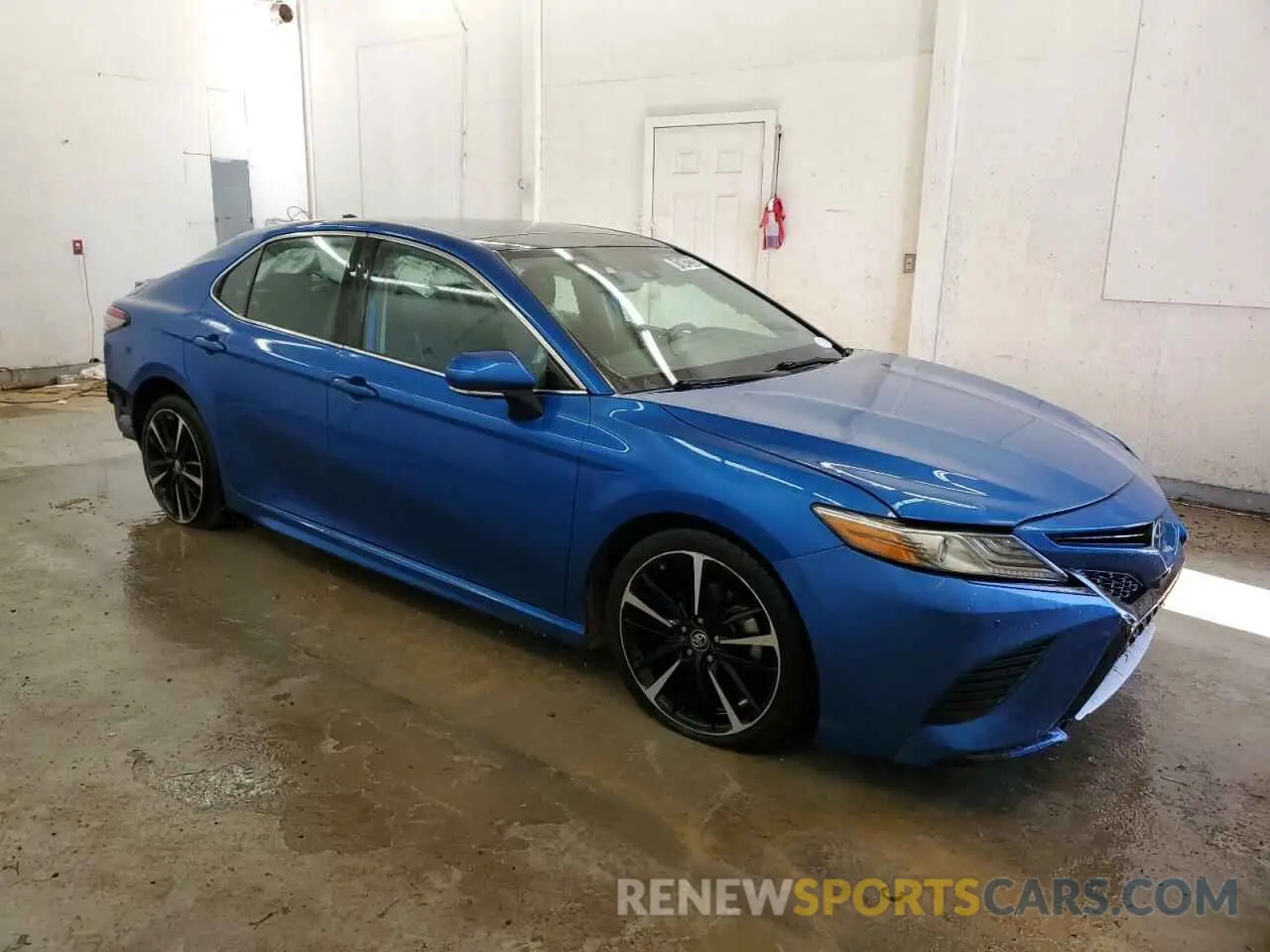4 fotografías del automóvil dañado 4T1BZ1HKXKU021827 TOYOTA CAMRY 2019