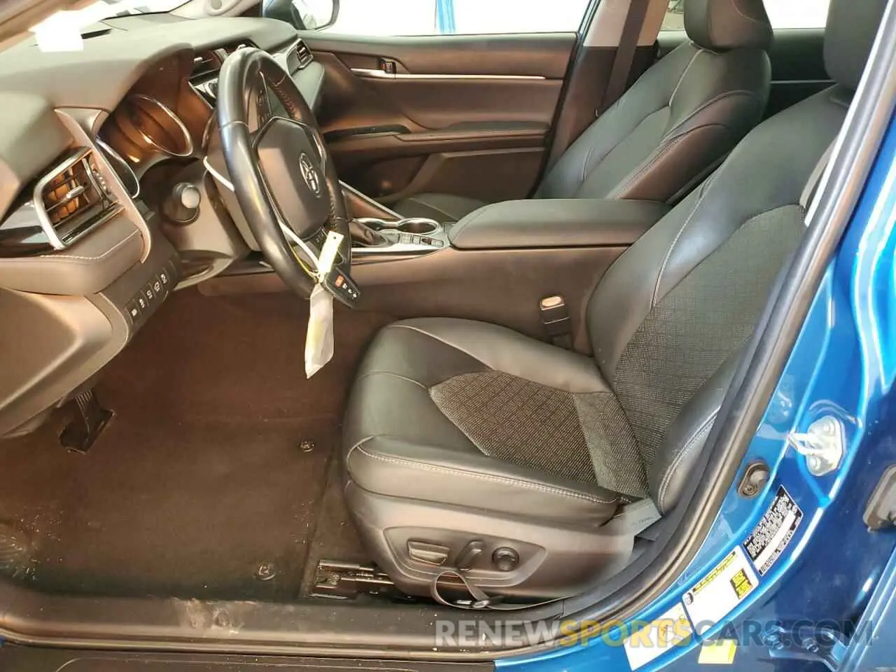 7 fotografías del automóvil dañado 4T1BZ1HKXKU021827 TOYOTA CAMRY 2019