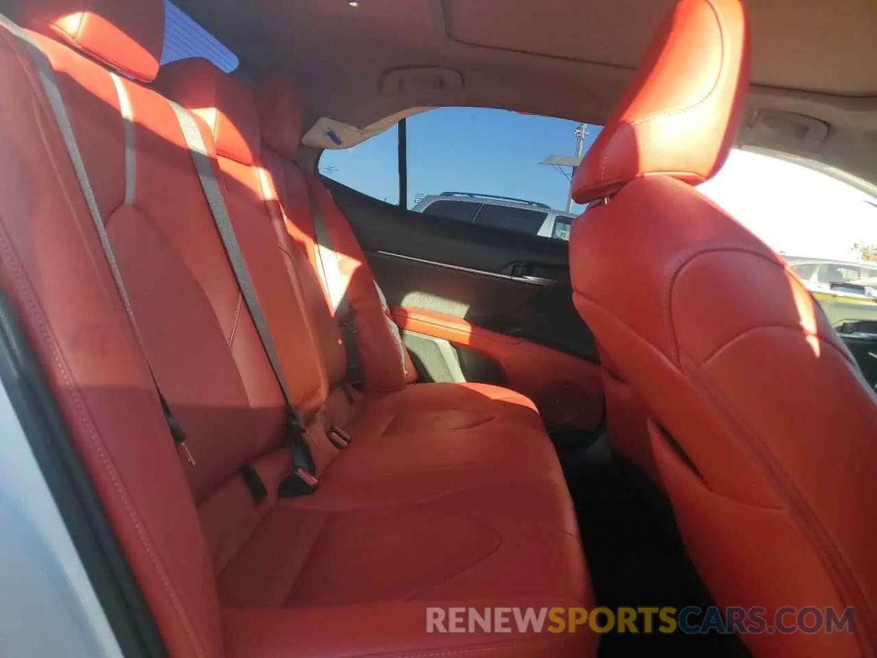 10 fotografías del automóvil dañado 4T1BZ1HKXKU024503 TOYOTA CAMRY 2019