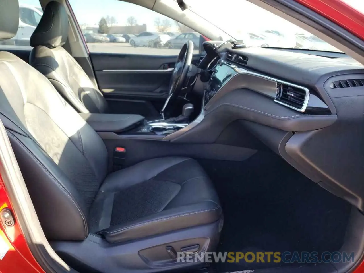 5 fotografías del automóvil dañado 4T1BZ1HKXKU026297 TOYOTA CAMRY 2019