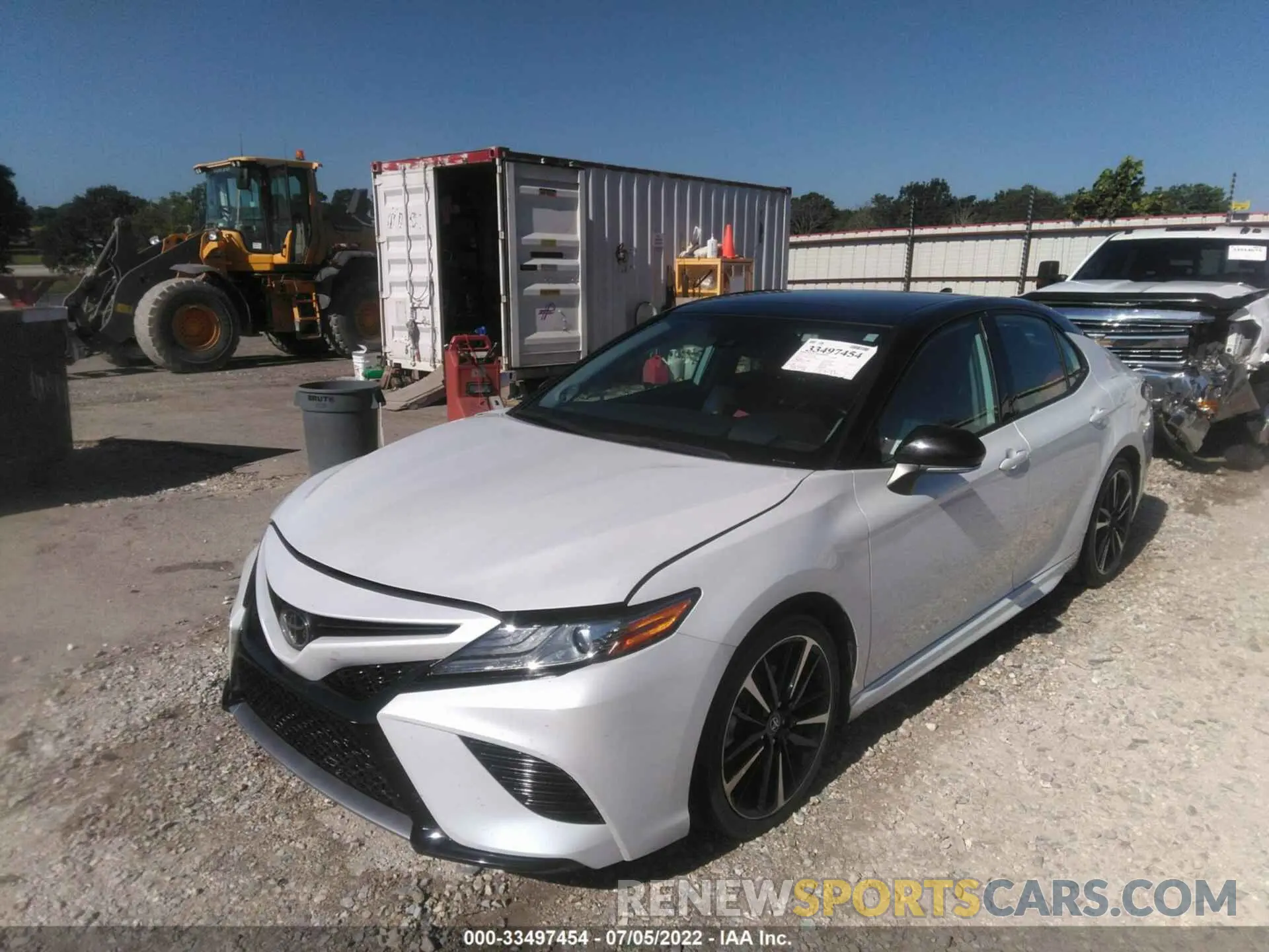 2 fotografías del automóvil dañado 4T1BZ1HKXKU031595 TOYOTA CAMRY 2019
