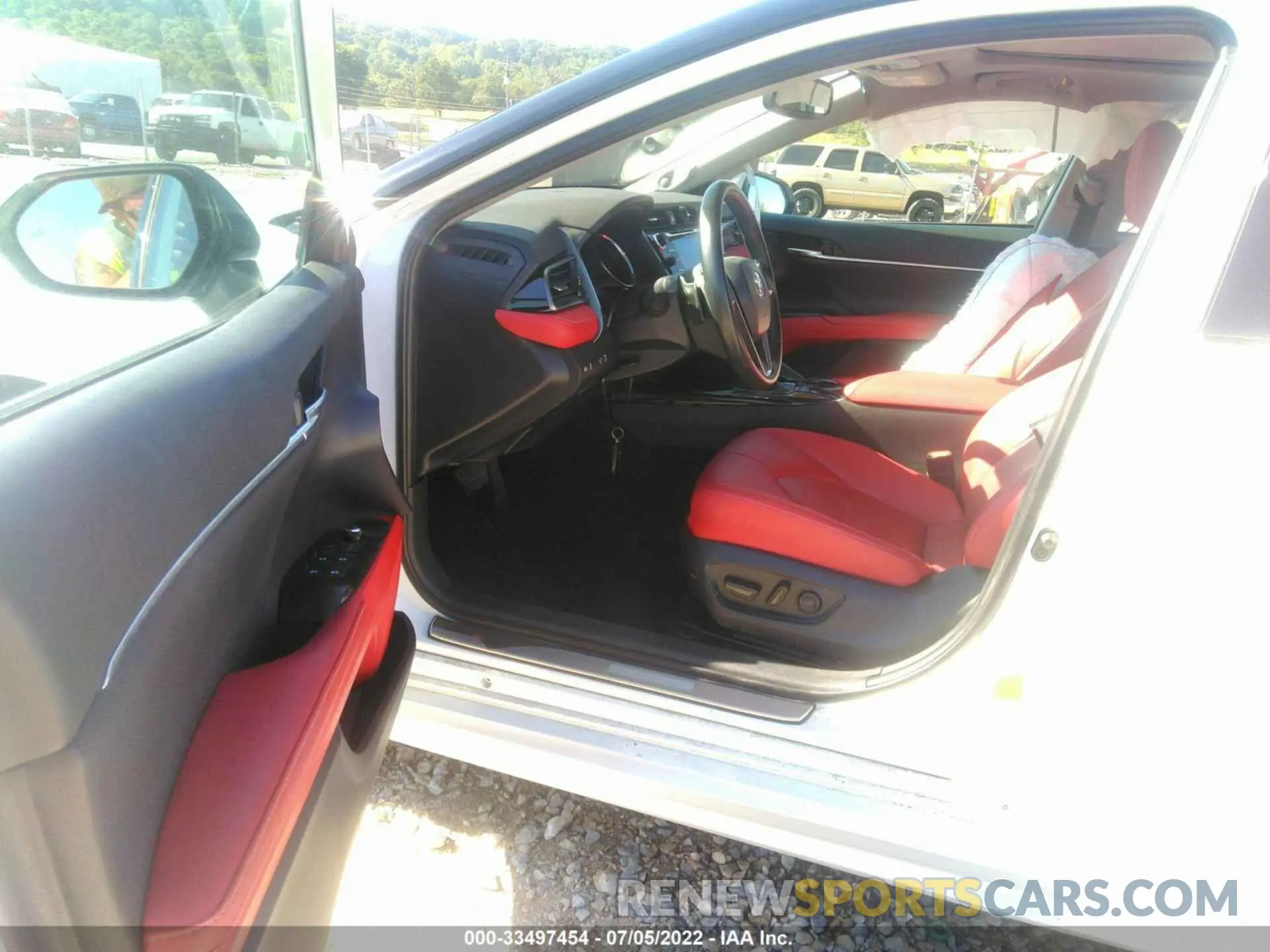 5 fotografías del automóvil dañado 4T1BZ1HKXKU031595 TOYOTA CAMRY 2019