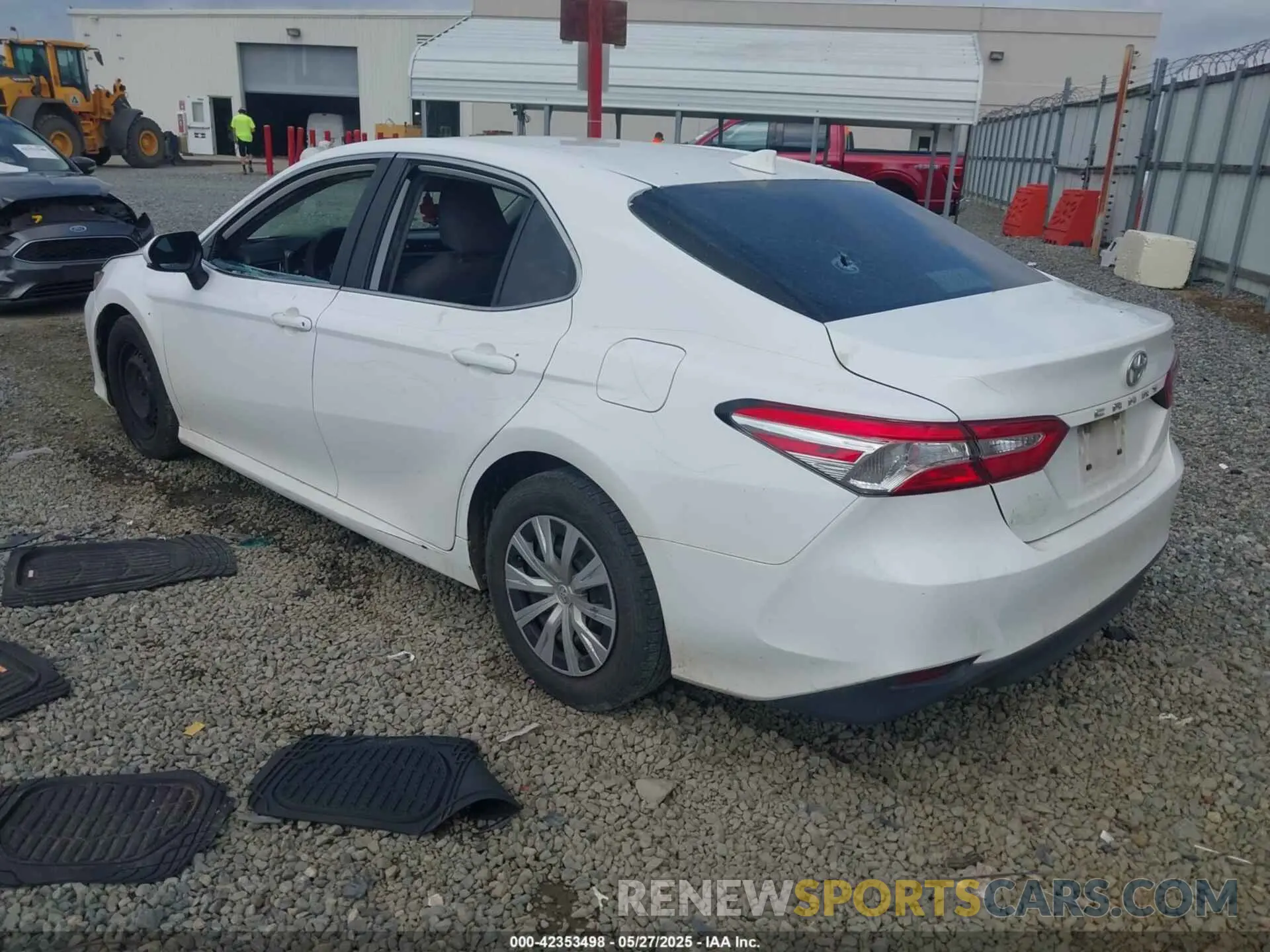 3 fotografías del automóvil dañado 4T1A11AKXLU959793 TOYOTA CAMRY 2020