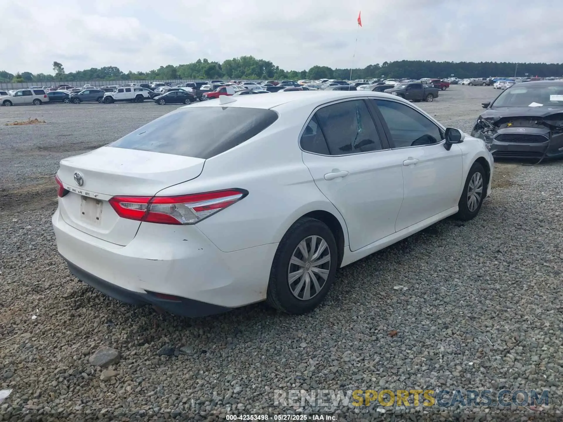 4 fotografías del automóvil dañado 4T1A11AKXLU959793 TOYOTA CAMRY 2020