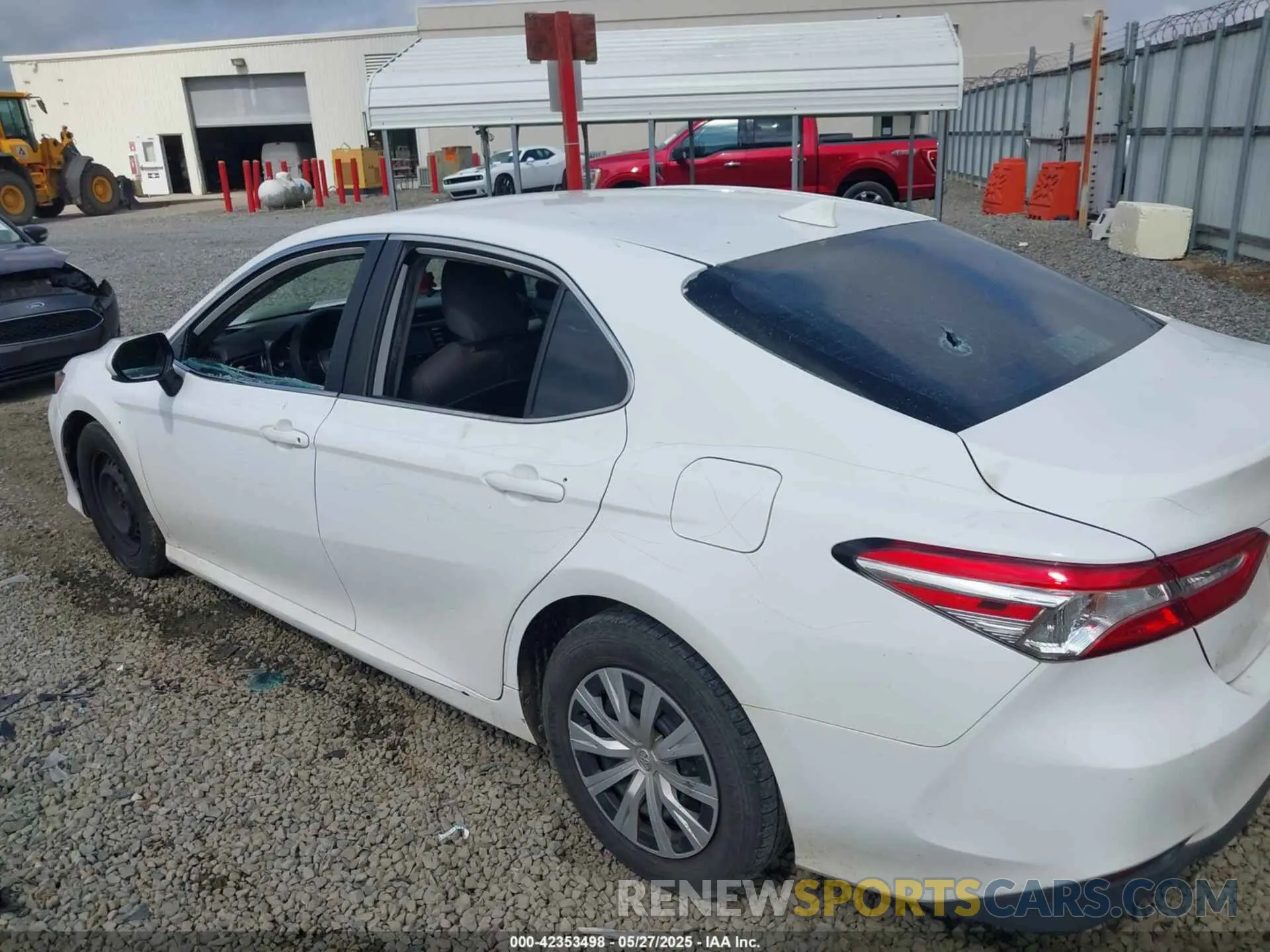 6 fotografías del automóvil dañado 4T1A11AKXLU959793 TOYOTA CAMRY 2020
