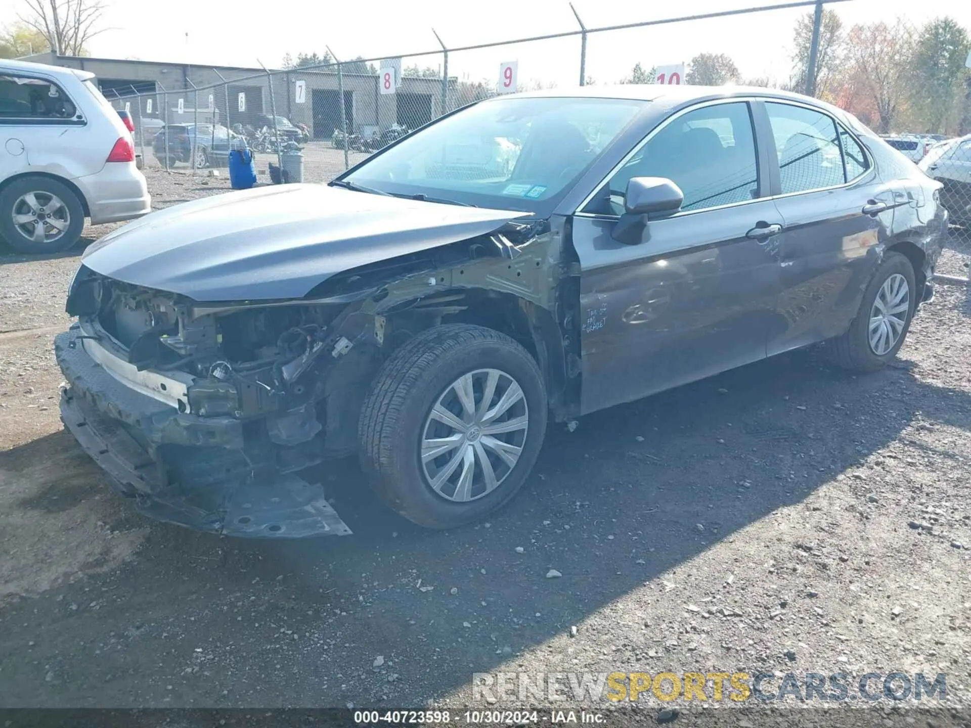 2 fotografías del automóvil dañado 4T1A11AKXLU978537 TOYOTA CAMRY 2020