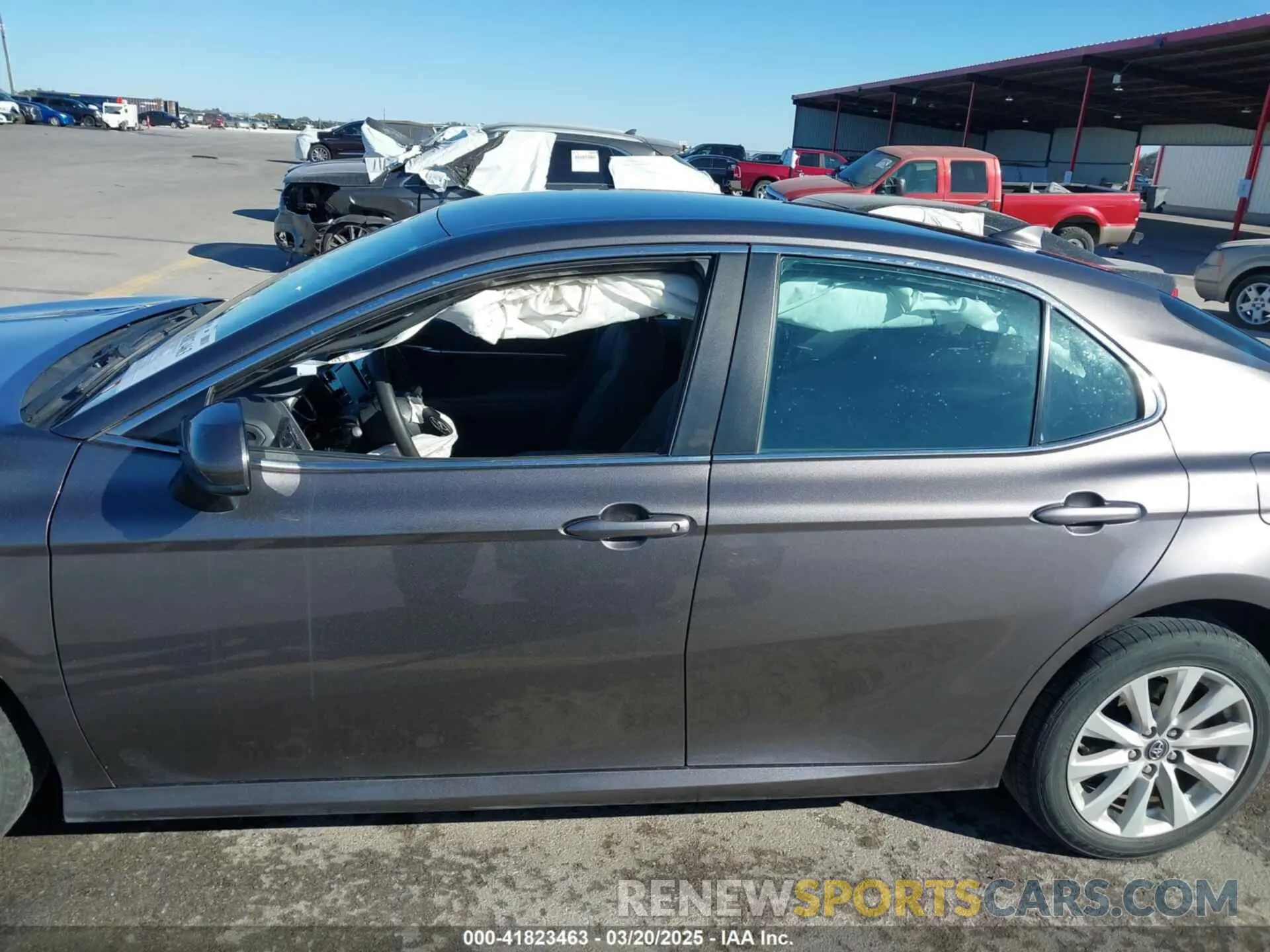 14 fotografías del automóvil dañado 4T1C11AK0LU347370 TOYOTA CAMRY 2020