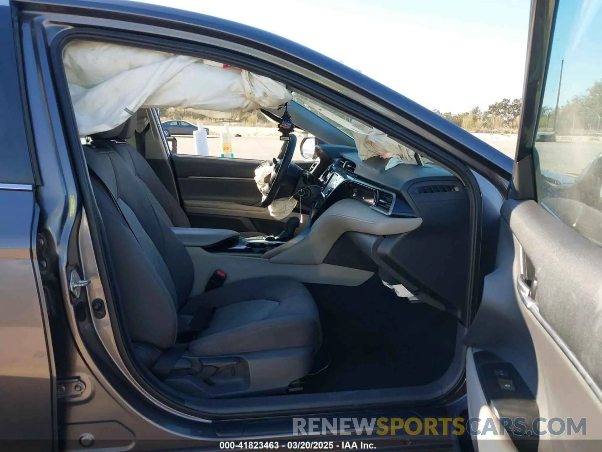 5 fotografías del automóvil dañado 4T1C11AK0LU347370 TOYOTA CAMRY 2020