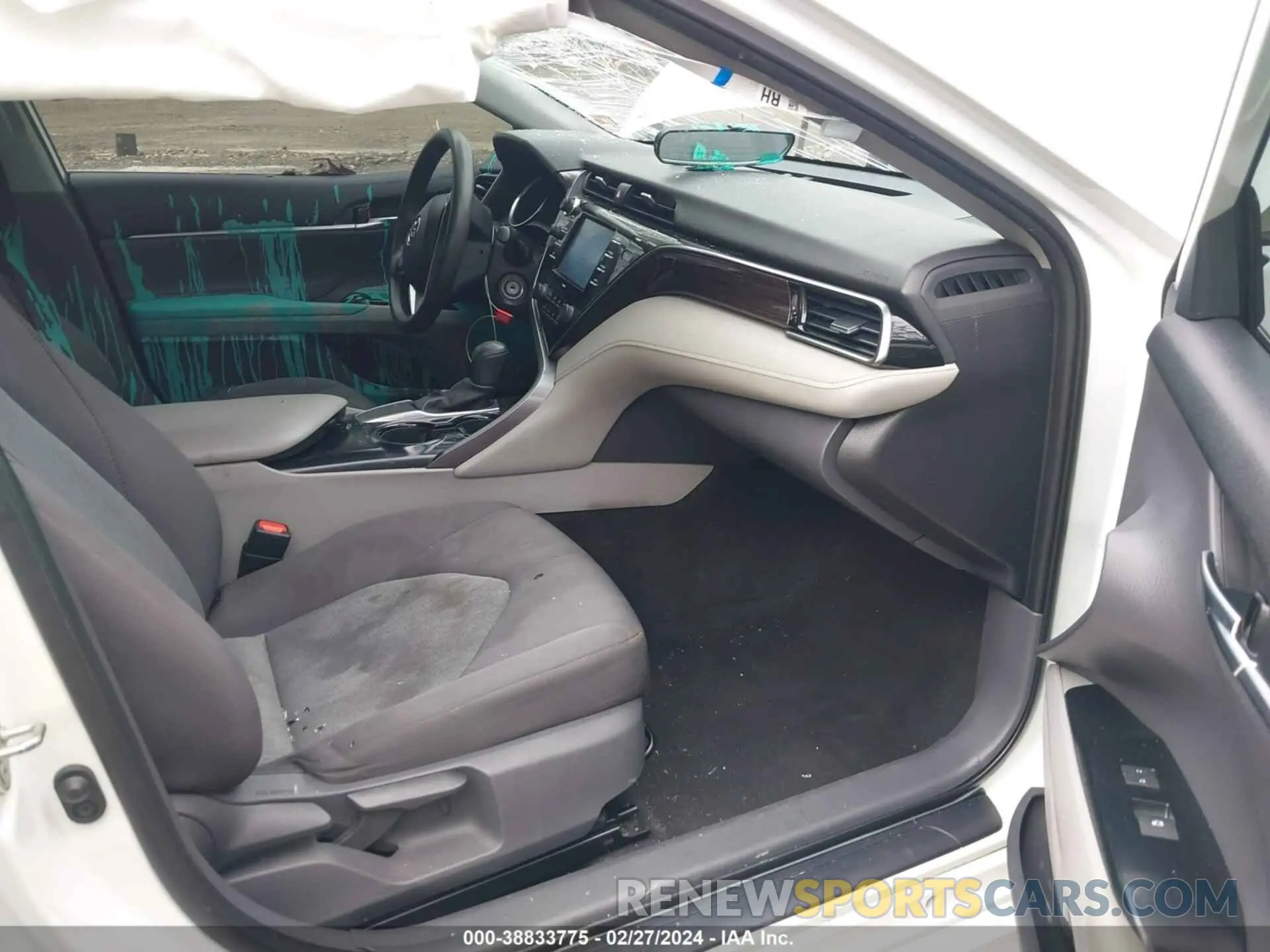 5 fotografías del automóvil dañado 4T1C11AK0LU362385 TOYOTA CAMRY 2020