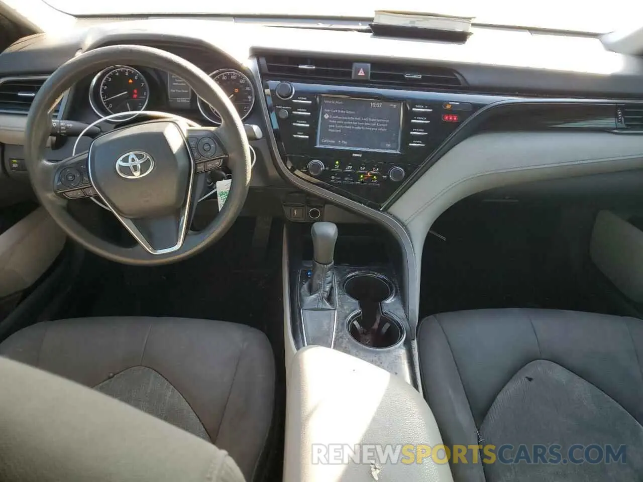 8 fotografías del automóvil dañado 4T1C11AK0LU858920 TOYOTA CAMRY 2020
