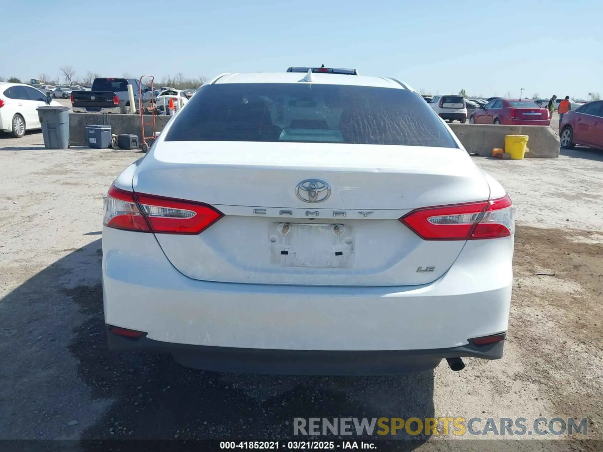 16 fotografías del automóvil dañado 4T1C11AK0LU925824 TOYOTA CAMRY 2020