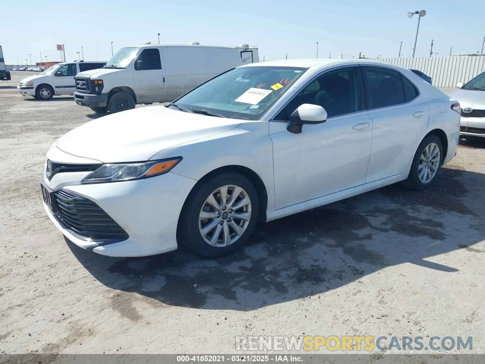 2 fotografías del automóvil dañado 4T1C11AK0LU925824 TOYOTA CAMRY 2020