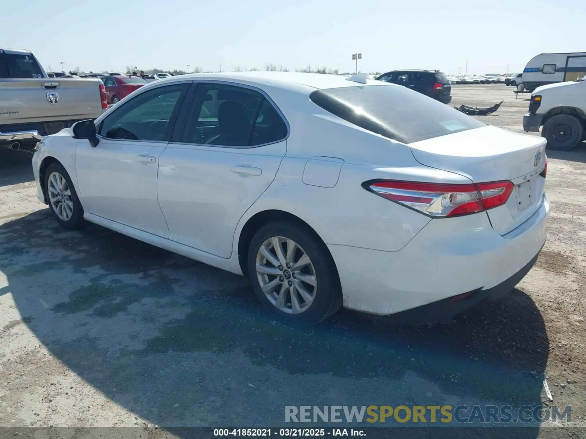3 fotografías del automóvil dañado 4T1C11AK0LU925824 TOYOTA CAMRY 2020