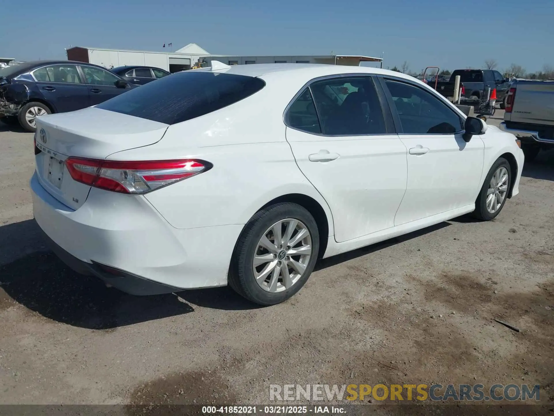4 fotografías del automóvil dañado 4T1C11AK0LU925824 TOYOTA CAMRY 2020