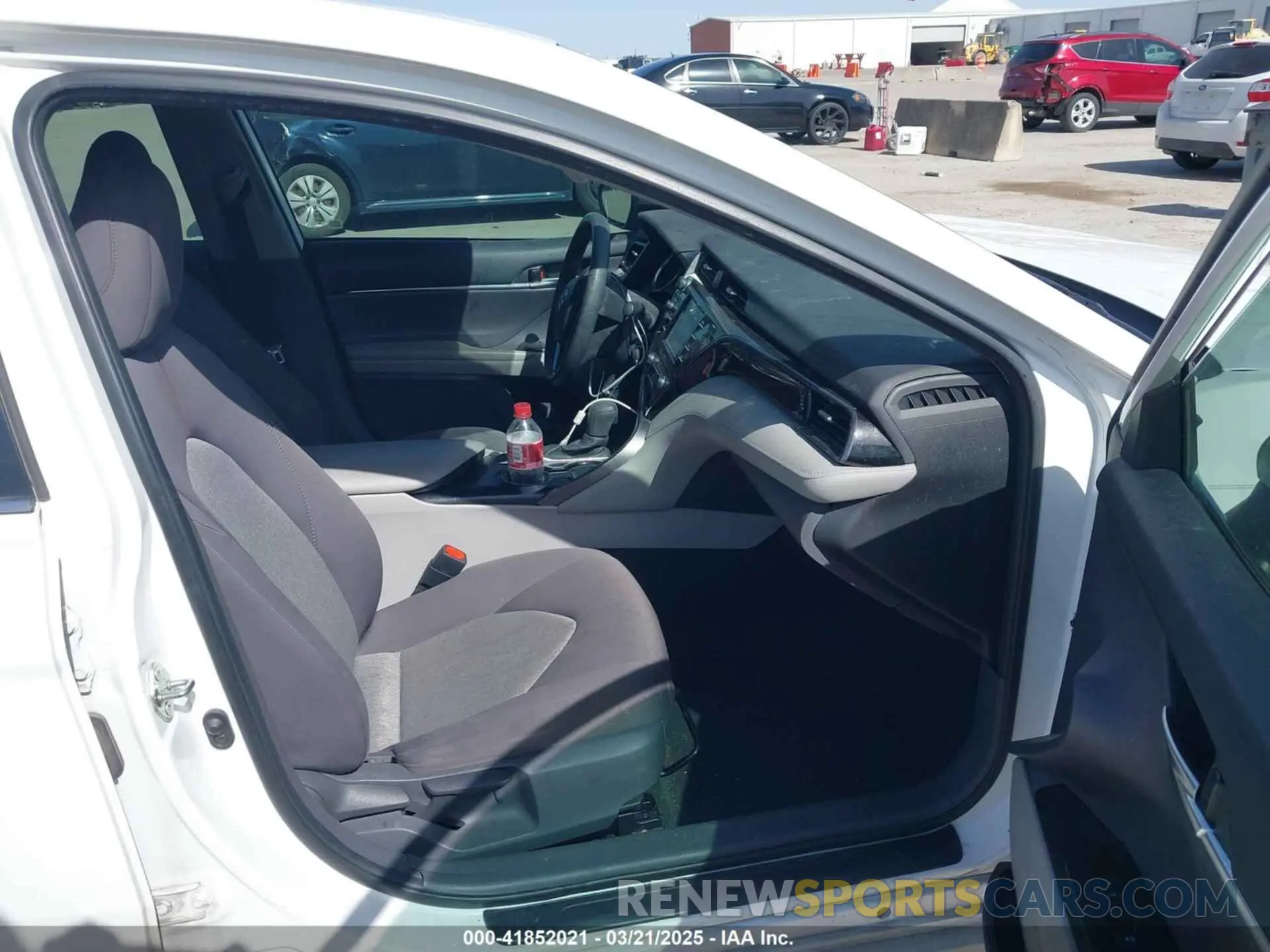 5 fotografías del automóvil dañado 4T1C11AK0LU925824 TOYOTA CAMRY 2020