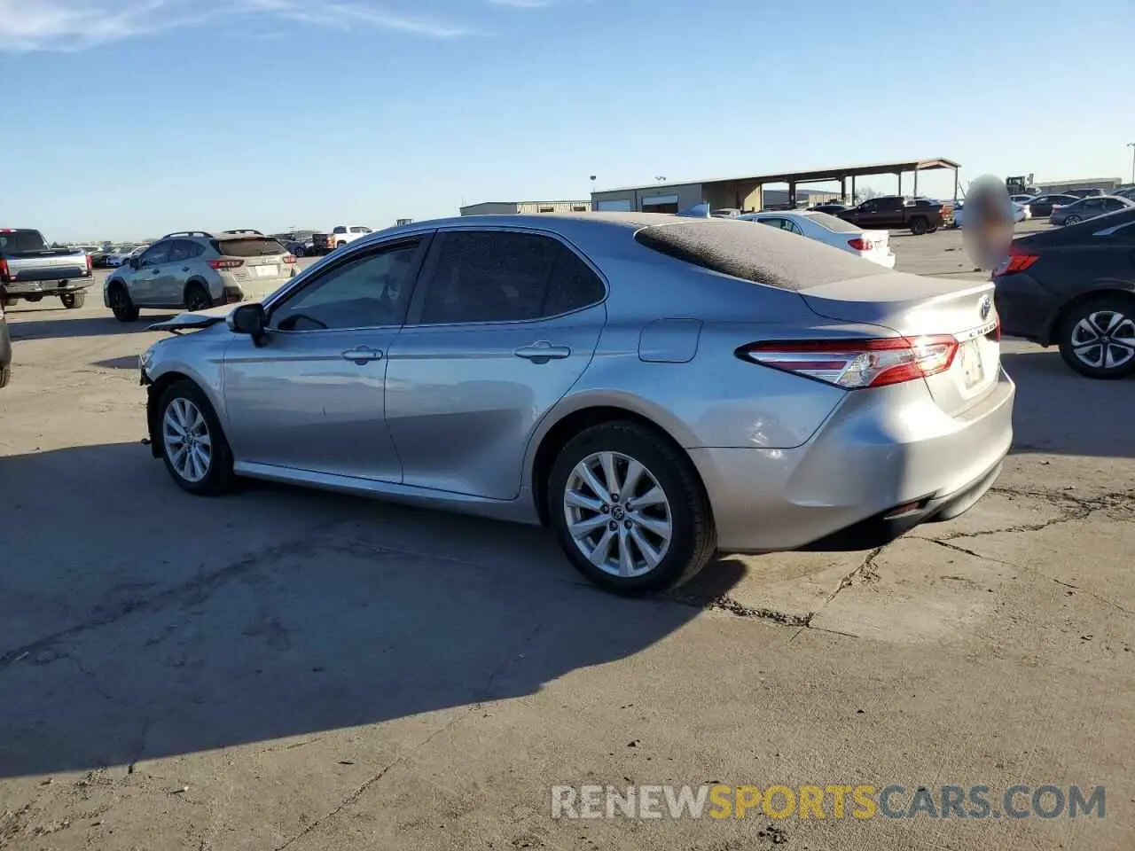 2 fotografías del automóvil dañado 4T1C11AK0LU963716 TOYOTA CAMRY 2020