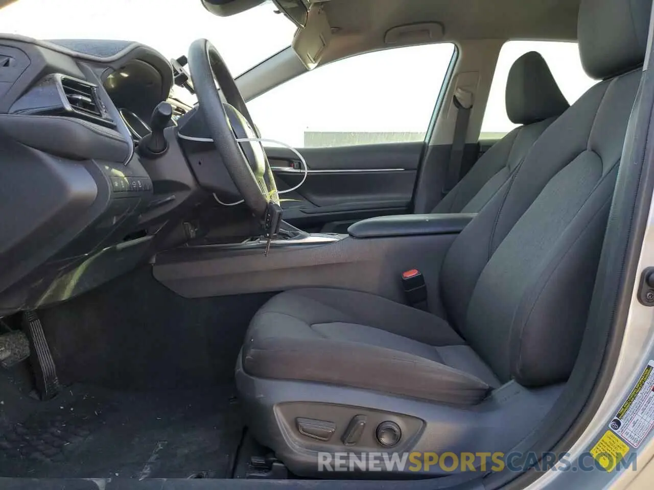 7 fotografías del automóvil dañado 4T1C11AK0LU963716 TOYOTA CAMRY 2020