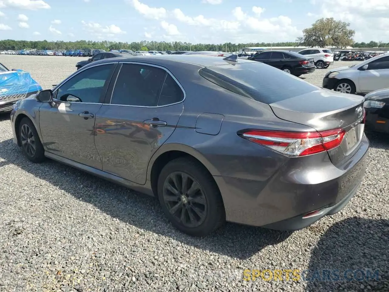 2 fotografías del automóvil dañado 4T1C11AK0LU994982 TOYOTA CAMRY 2020