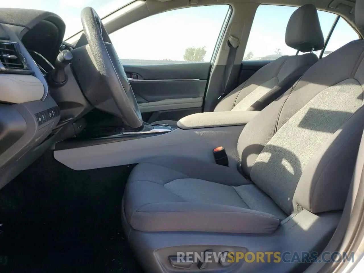 7 fotografías del automóvil dañado 4T1C11AK1LU314300 TOYOTA CAMRY 2020