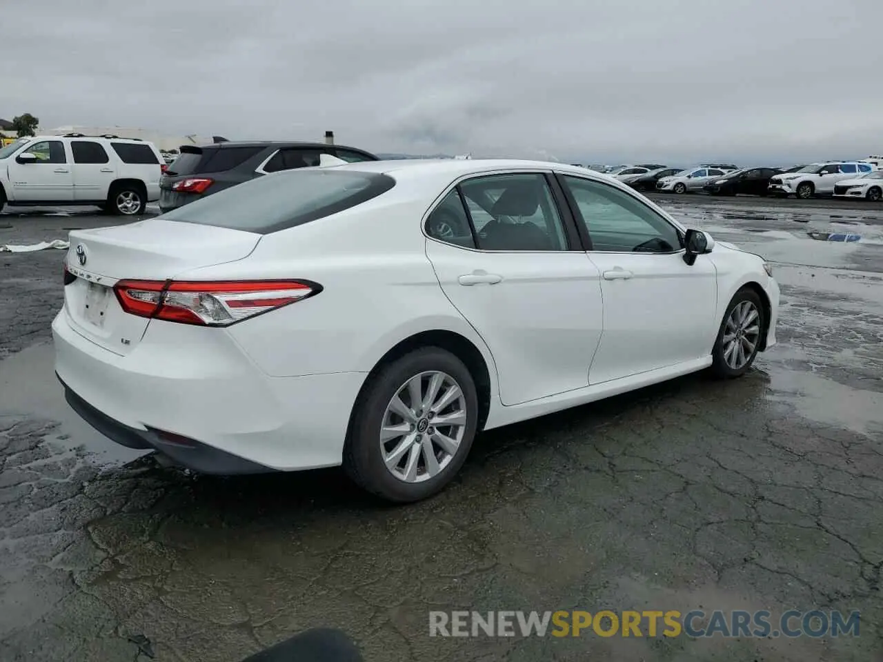 3 fotografías del automóvil dañado 4T1C11AK1LU334272 TOYOTA CAMRY 2020