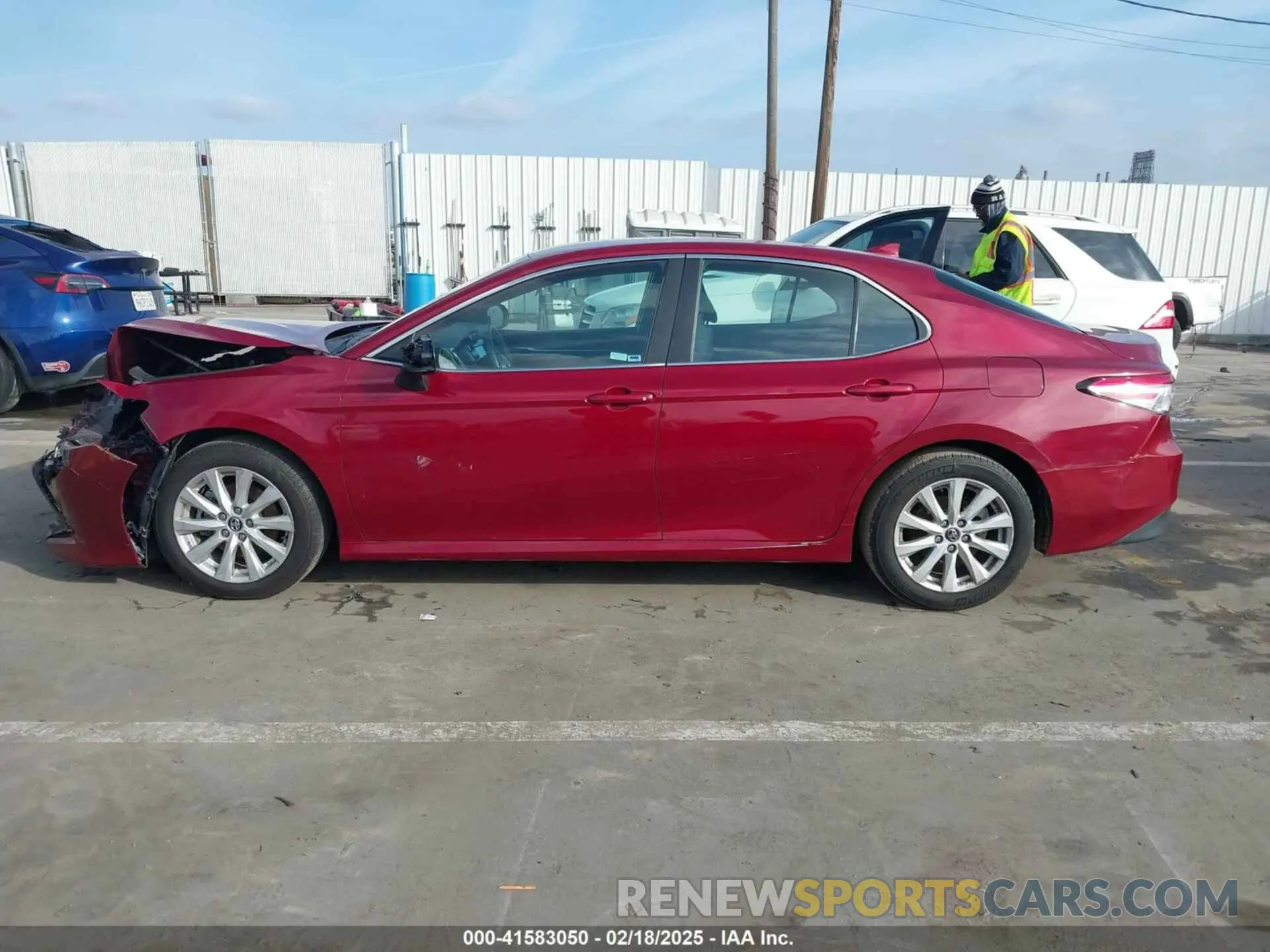14 fotografías del automóvil dañado 4T1C11AK1LU344865 TOYOTA CAMRY 2020