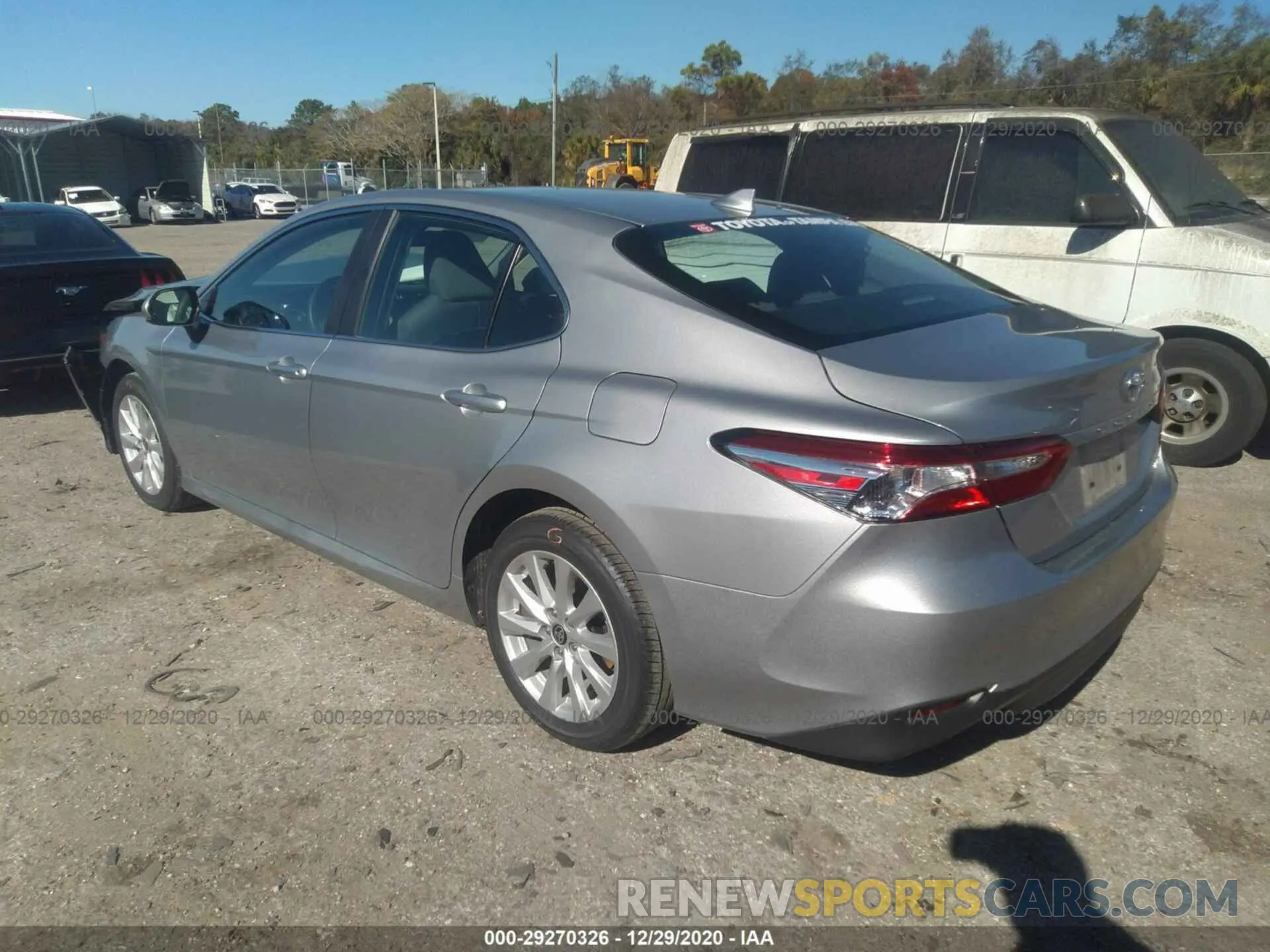 3 fotografías del automóvil dañado 4T1C11AK1LU378479 TOYOTA CAMRY 2020