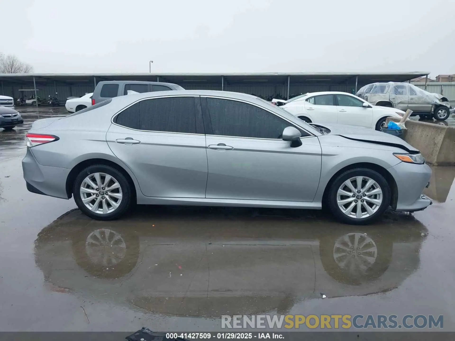 14 fotografías del automóvil dañado 4T1C11AK1LU382855 TOYOTA CAMRY 2020