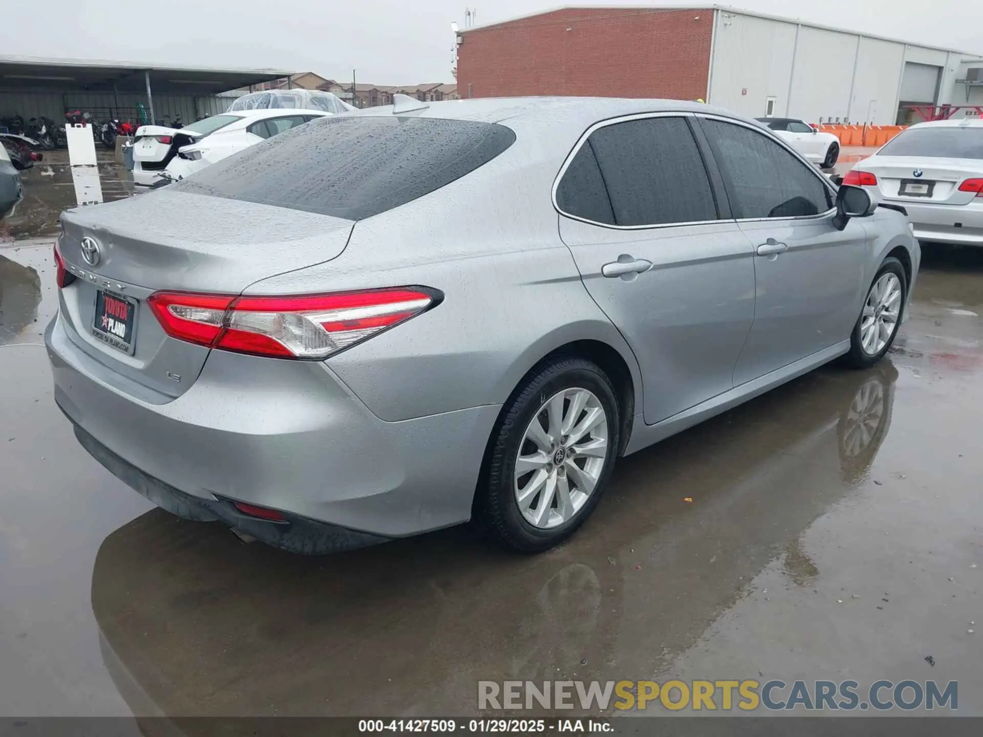 4 fotografías del automóvil dañado 4T1C11AK1LU382855 TOYOTA CAMRY 2020