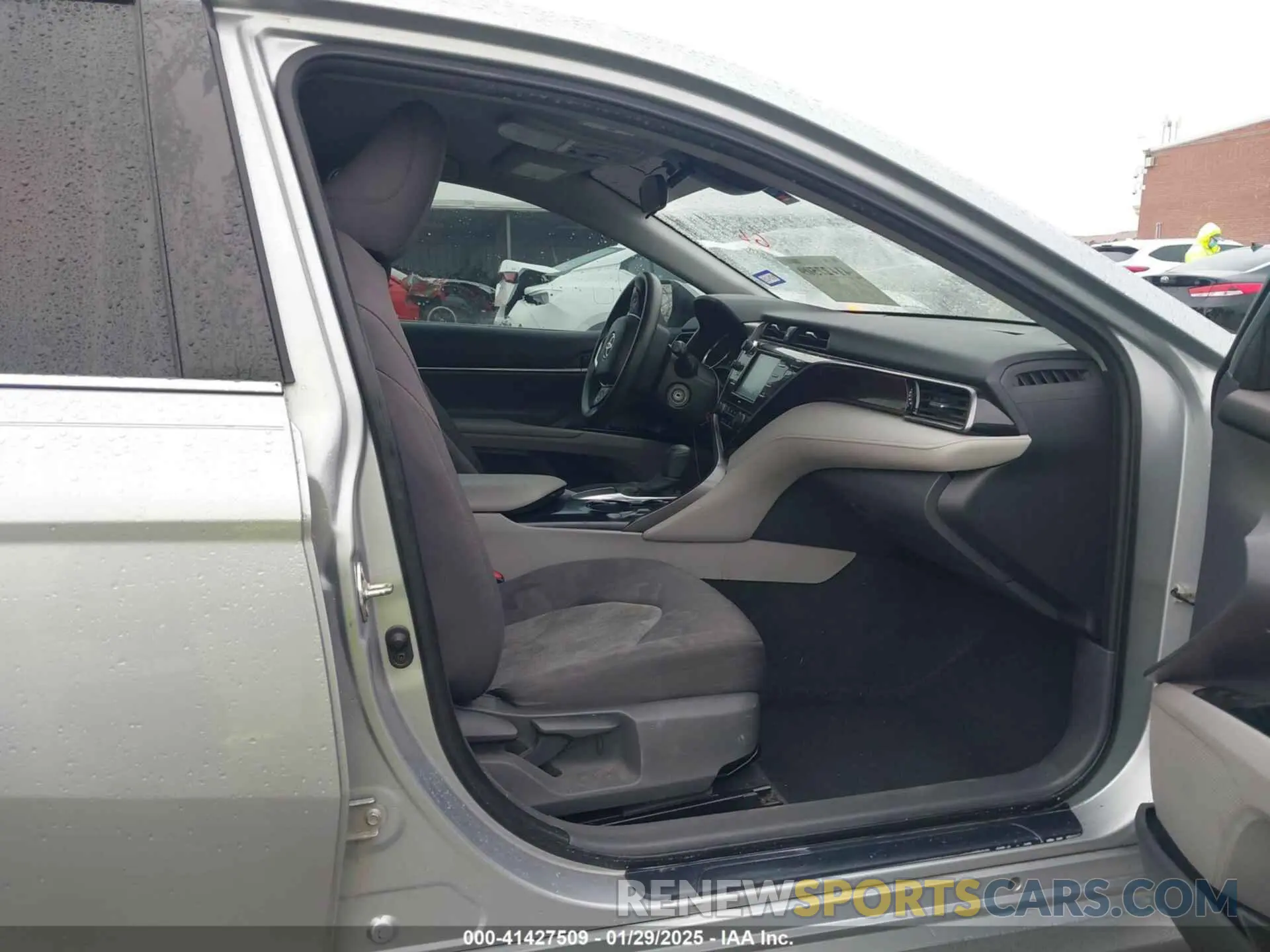 5 fotografías del automóvil dañado 4T1C11AK1LU382855 TOYOTA CAMRY 2020