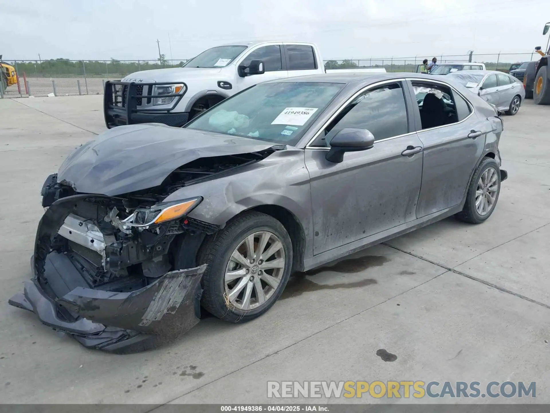2 fotografías del automóvil dañado 4T1C11AK1LU505201 TOYOTA CAMRY 2020
