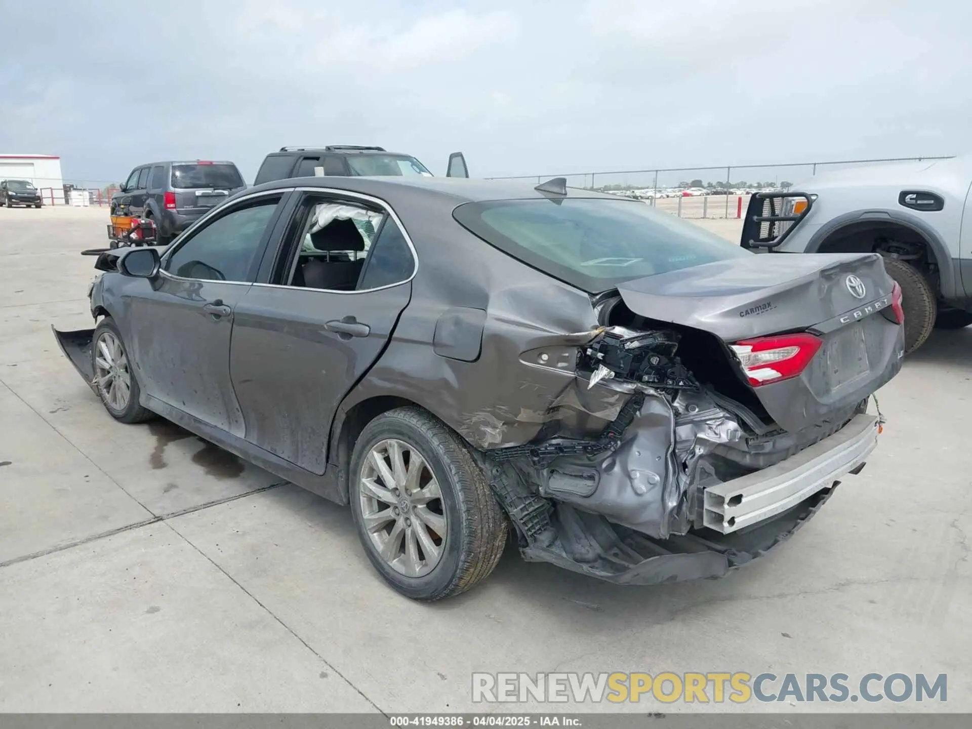3 fotografías del automóvil dañado 4T1C11AK1LU505201 TOYOTA CAMRY 2020