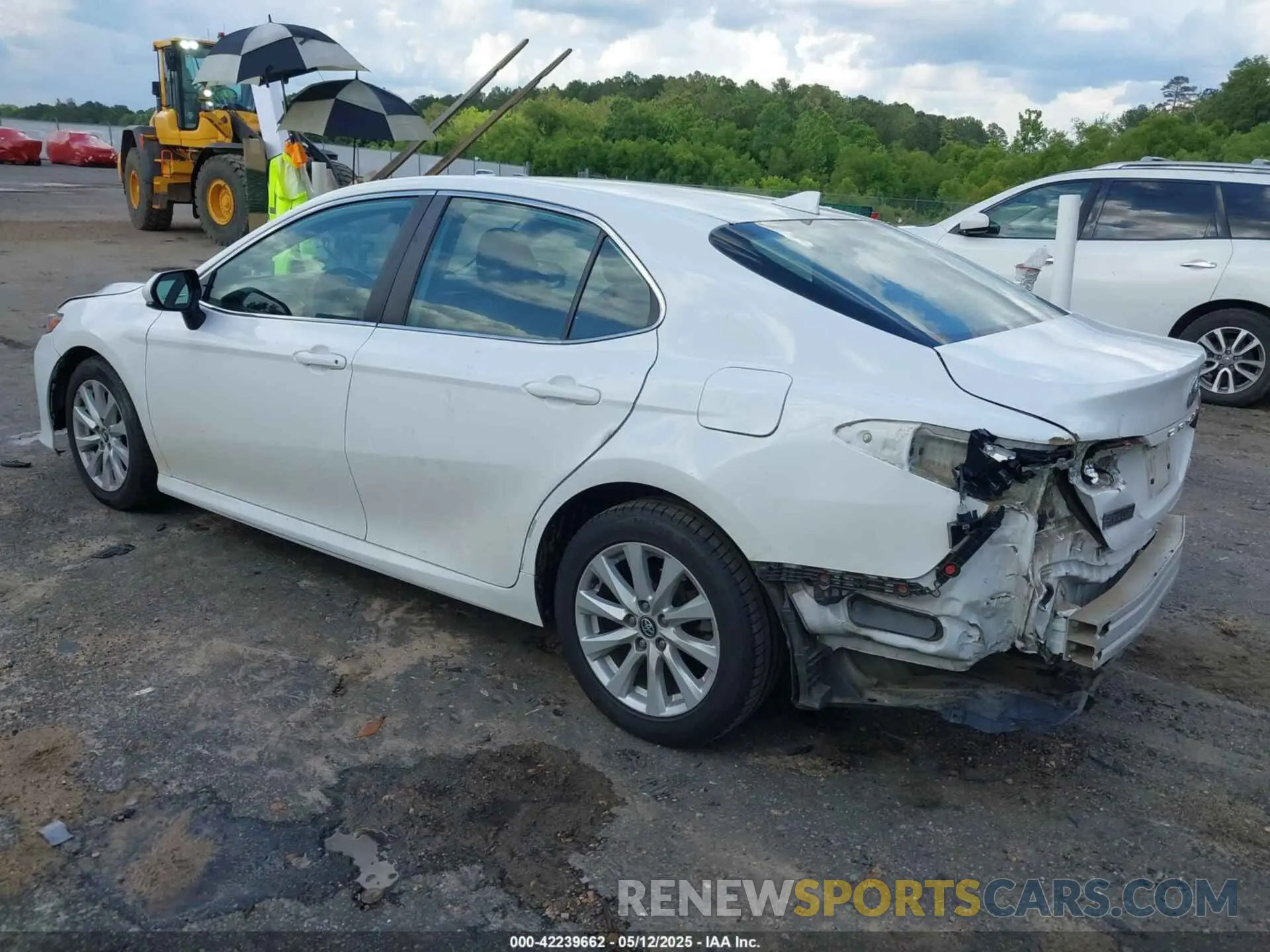 3 fotografías del automóvil dañado 4T1C11AK1LU916520 TOYOTA CAMRY 2020