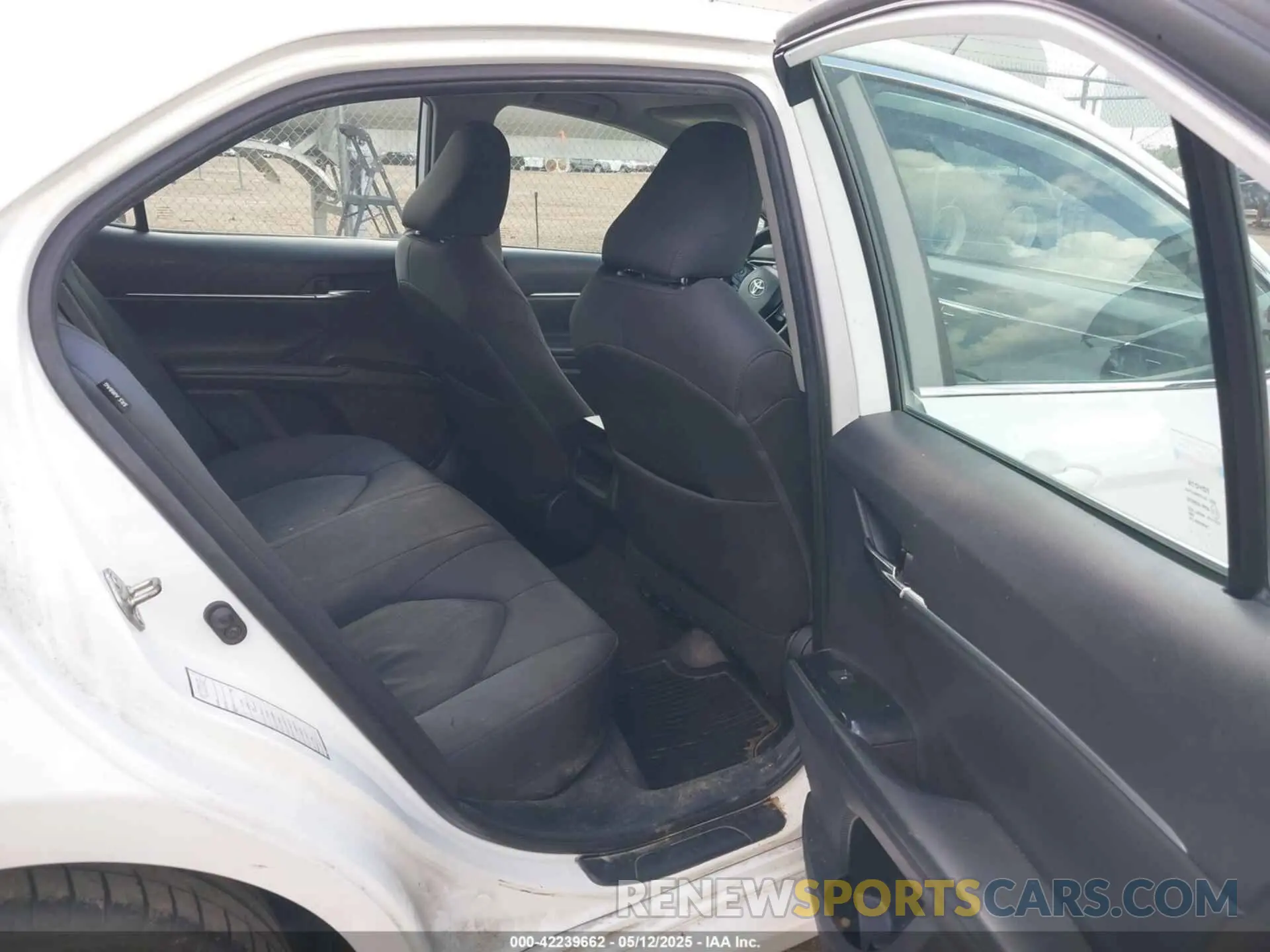 8 fotografías del automóvil dañado 4T1C11AK1LU916520 TOYOTA CAMRY 2020