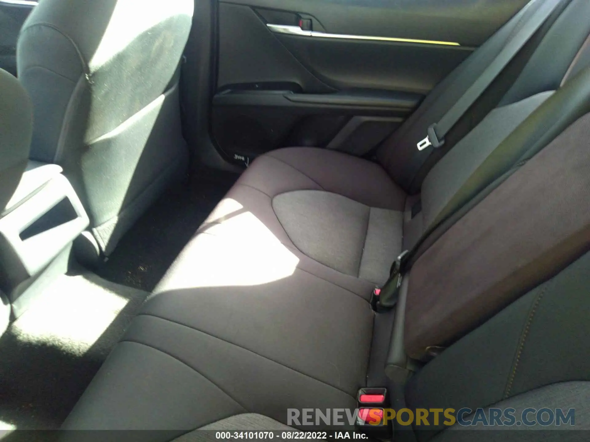 8 fotografías del automóvil dañado 4T1C11AK1LU918042 TOYOTA CAMRY 2020