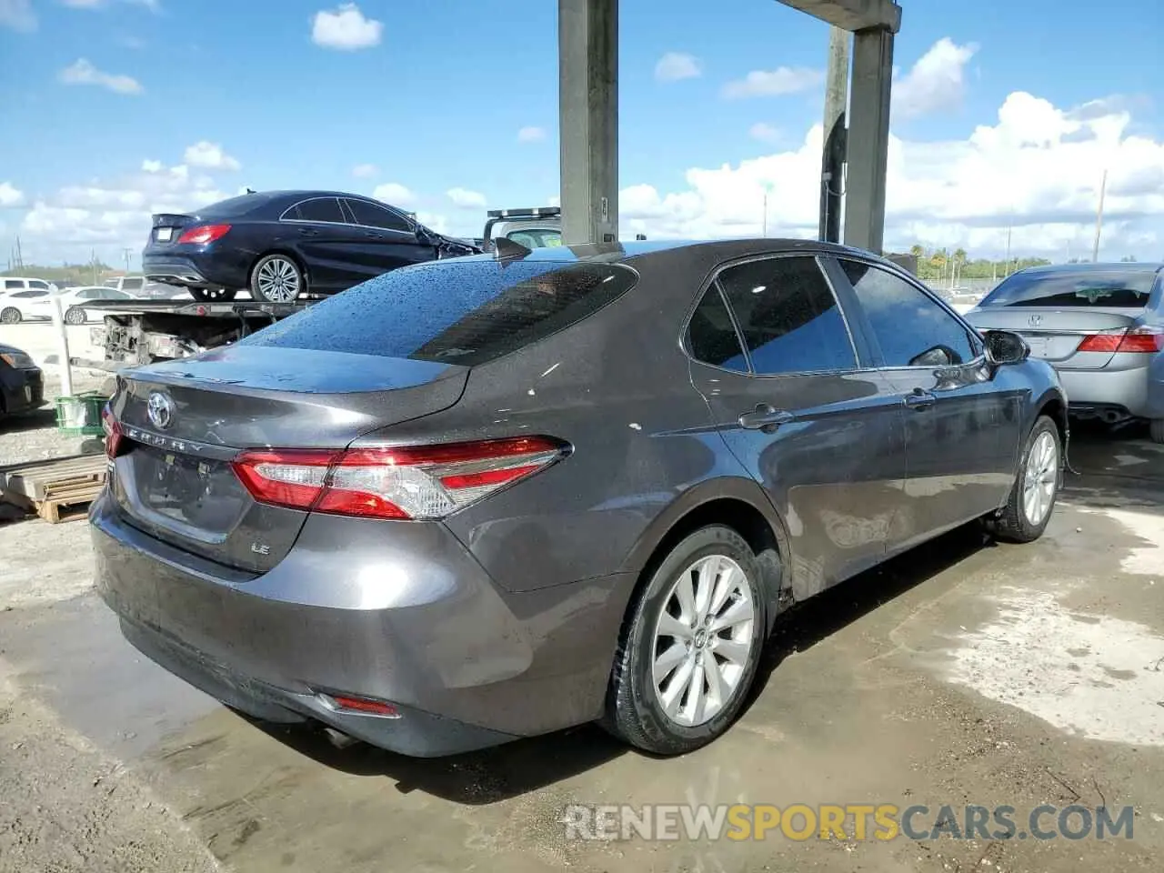 4 fotografías del automóvil dañado 4T1C11AK1LU926478 TOYOTA CAMRY 2020