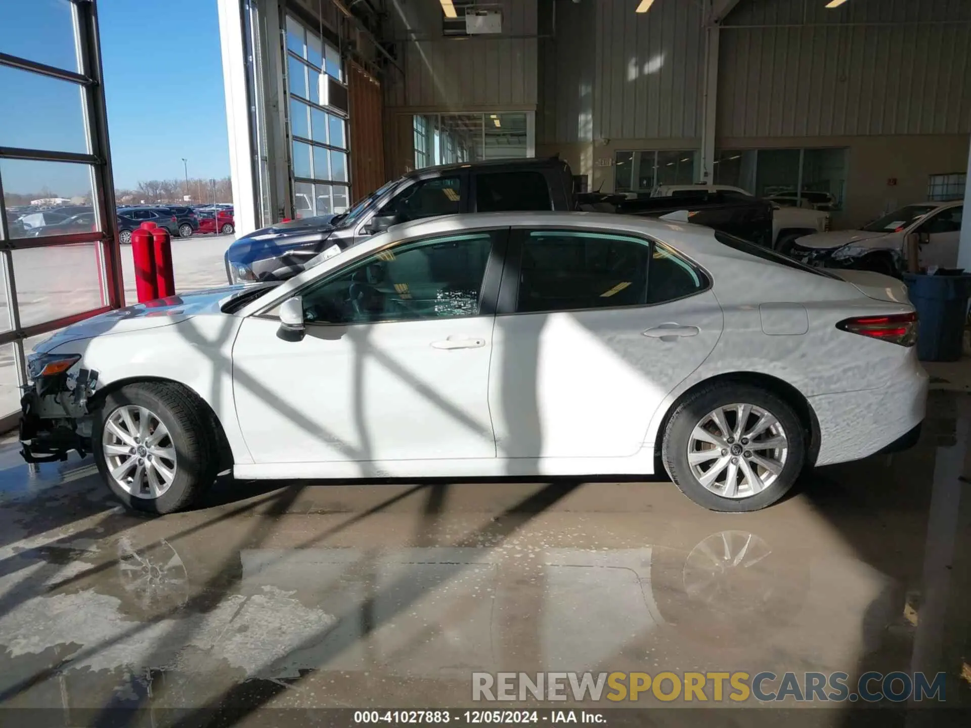 15 fotografías del automóvil dañado 4T1C11AK1LU931650 TOYOTA CAMRY 2020
