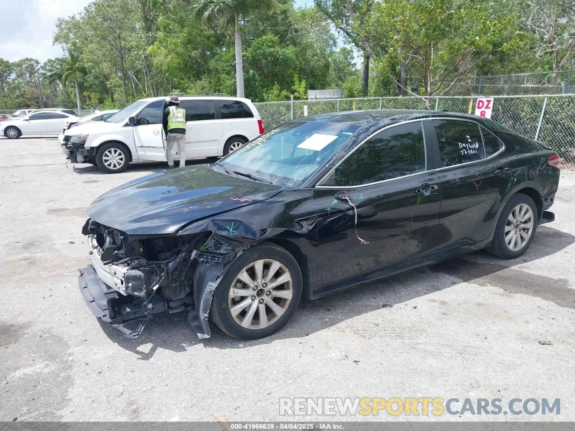2 fotografías del automóvil dañado 4T1C11AK1LU986972 TOYOTA CAMRY 2020